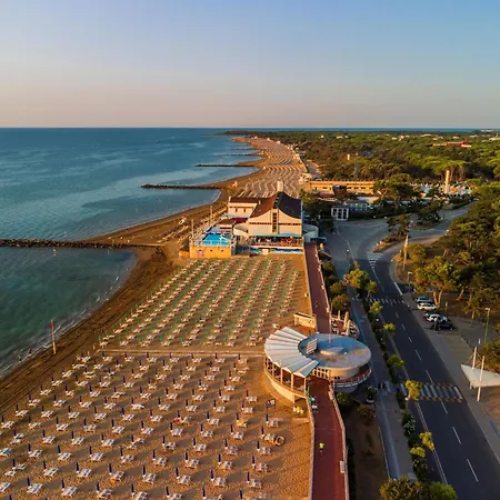 Lignano With Pool